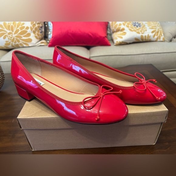 Steve Madden Red Flats - Picture 1 of 3